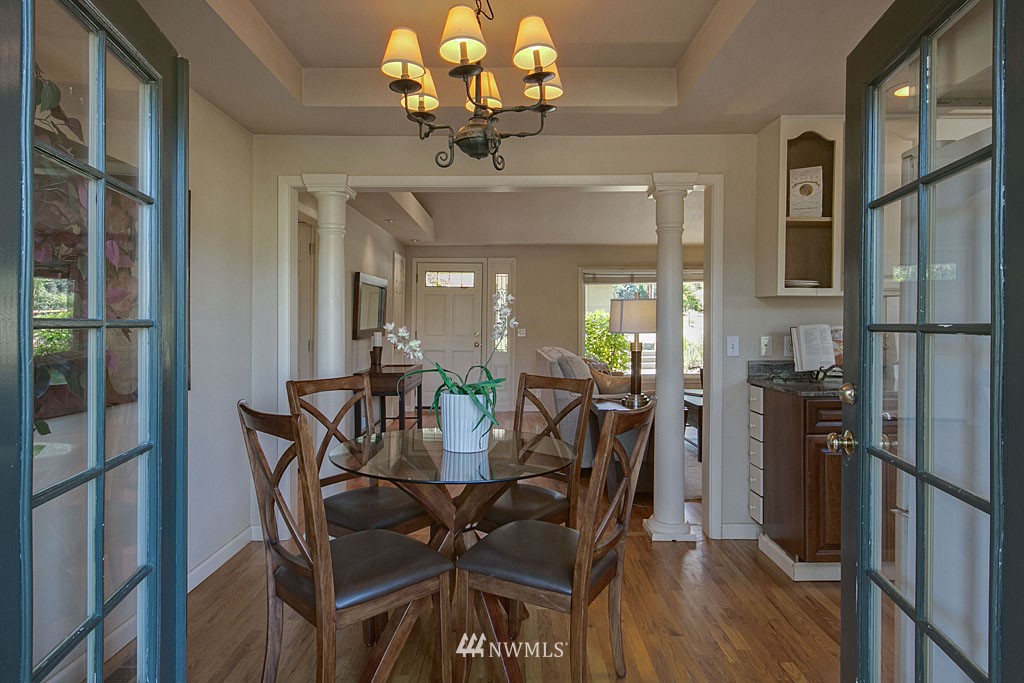 11128 East Riverside Drive Bothell, WA 98011 - Photo 5 of 10