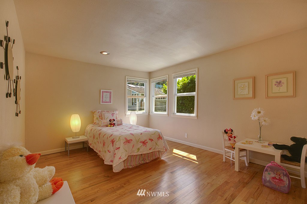 11128 East Riverside Drive Bothell, WA 98011 - Photo 8 of 10
