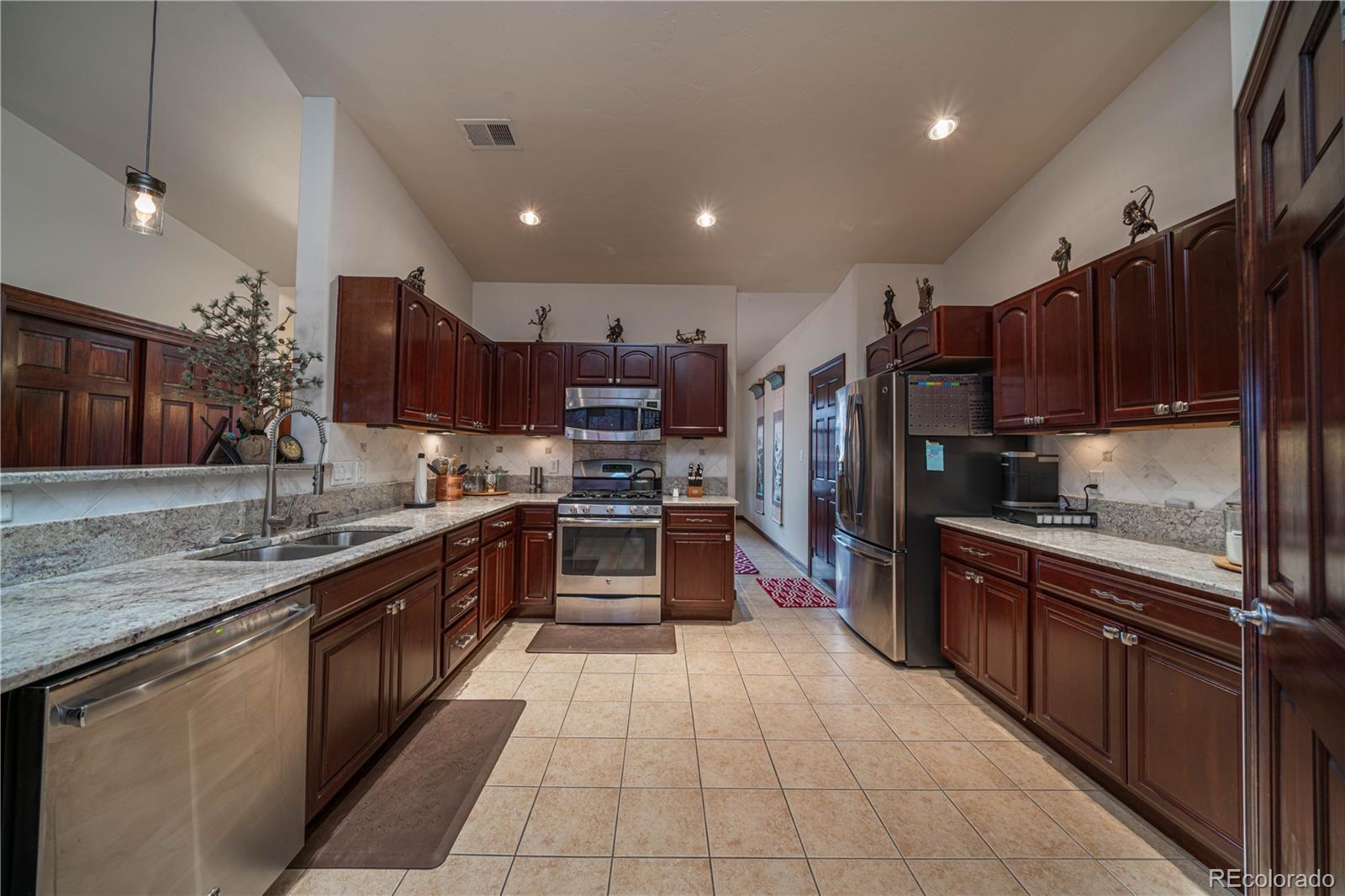 2214 Renaissance Boulevard Grand Junction, CO 81507 - Photo 9 of 31 Gallery Image 9