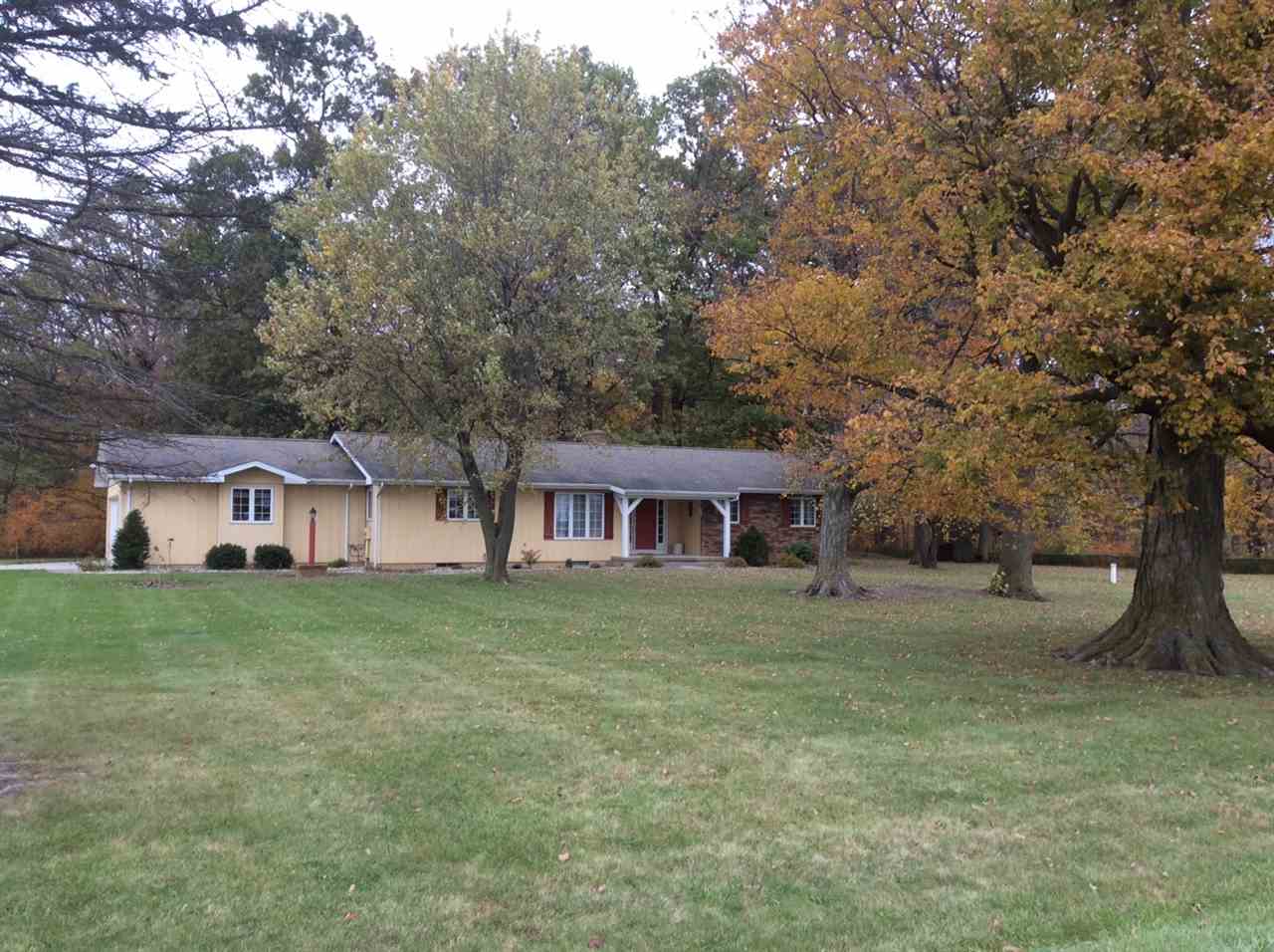 712 West Hamilton Road South Fort Wayne, IN 46819 - Photo 1 of 35