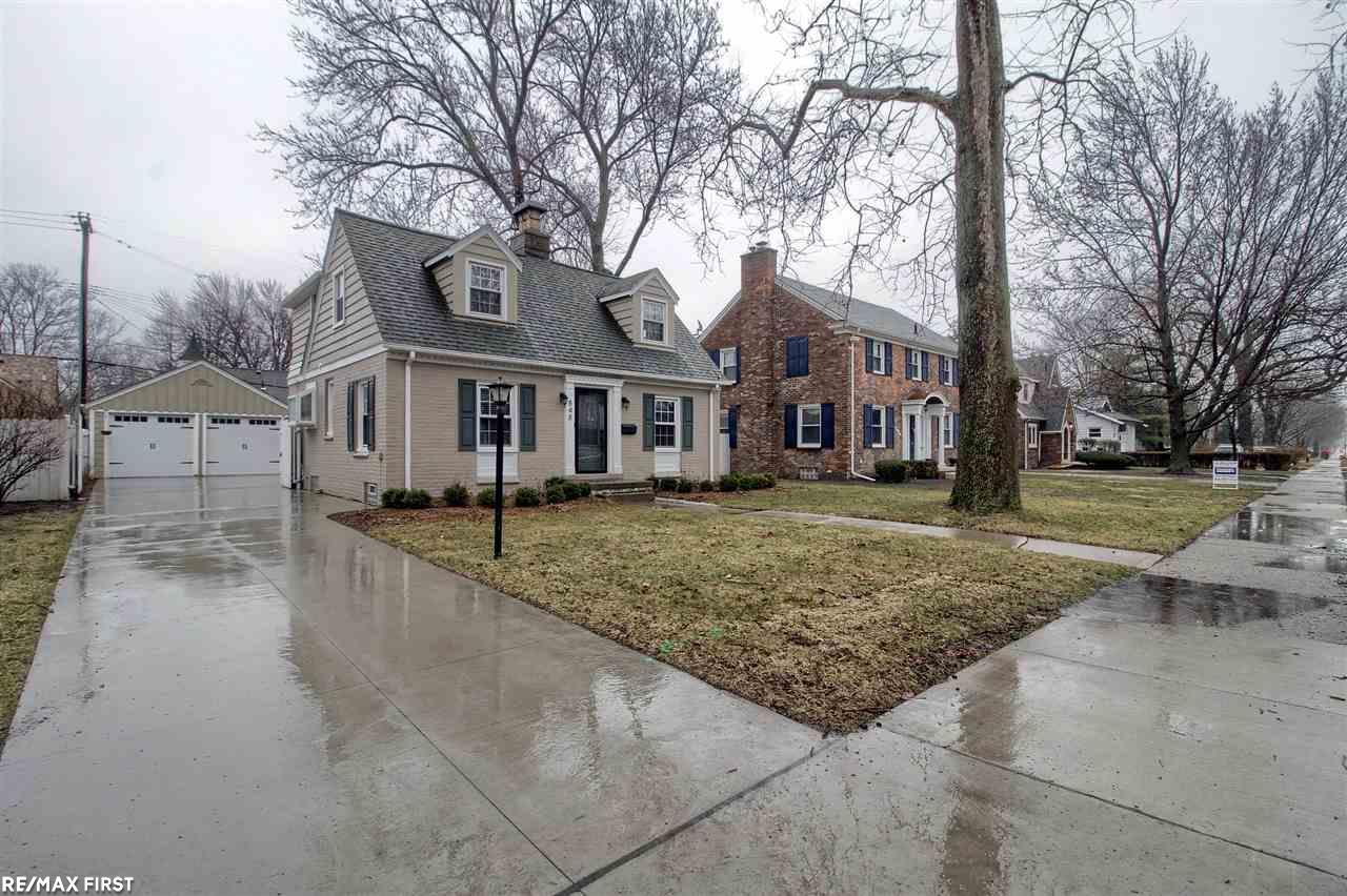848 Cadieux Road Grosse Pointe, MI 48230 - Photo 3 of 34 31374891-2.JPG