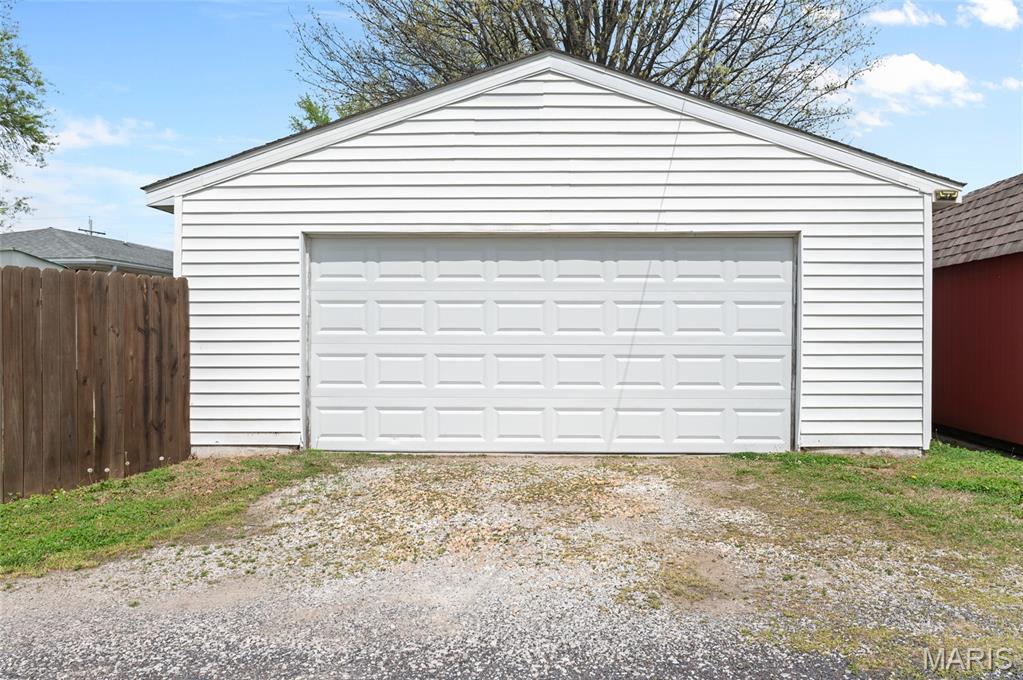 116 West 1st Street Hartford, IL 62048 - Photo 12 of 35