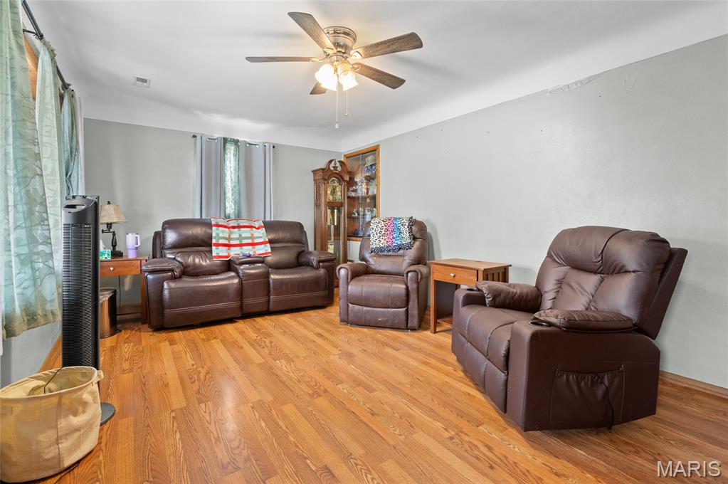 116 West 1st Street Hartford, IL 62048 - Photo 13 of 35