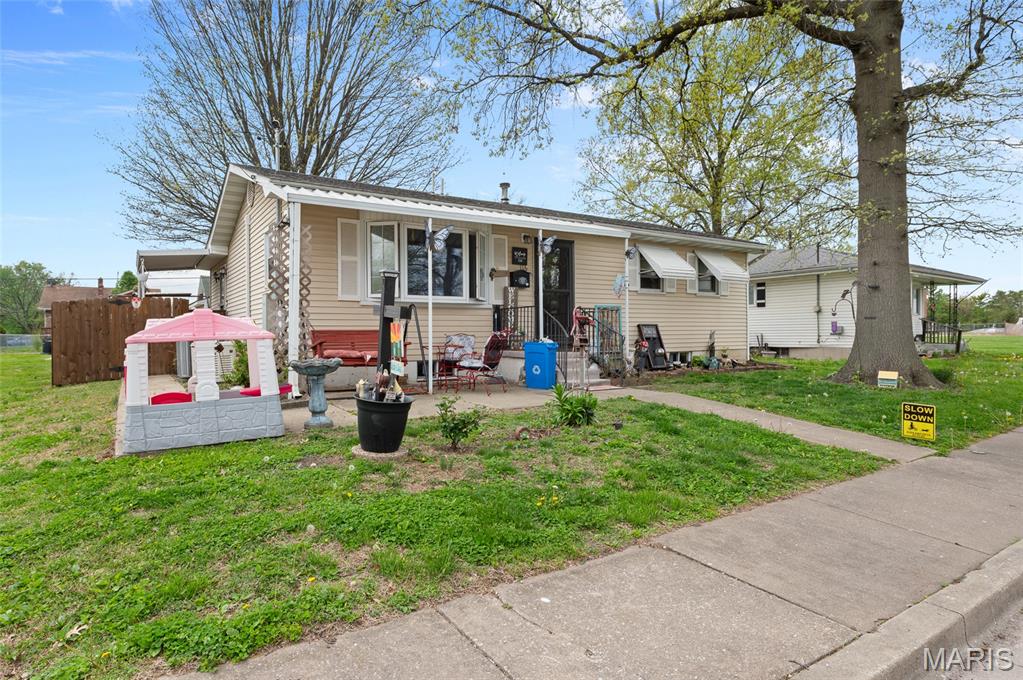116 West 1st Street Hartford, IL 62048 - Photo 5 of 35