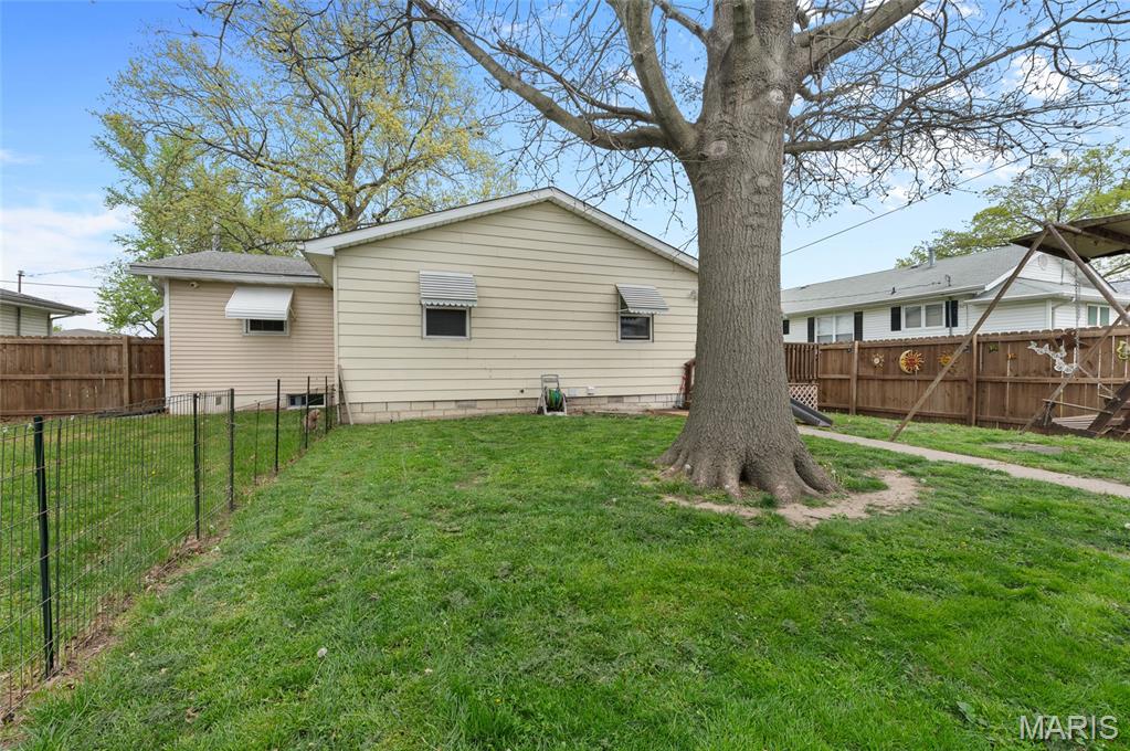 116 West 1st Street Hartford, IL 62048 - Photo 6 of 35