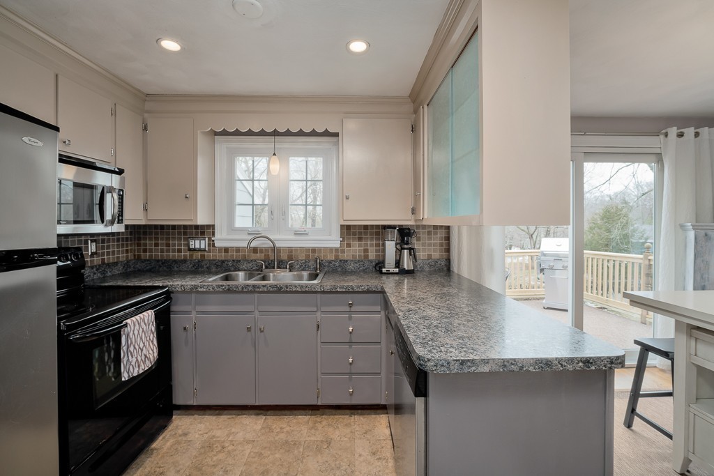 11 Eastview Road Hopkinton, MA 01748 - Photo 11 of 30 Gallery Image 11