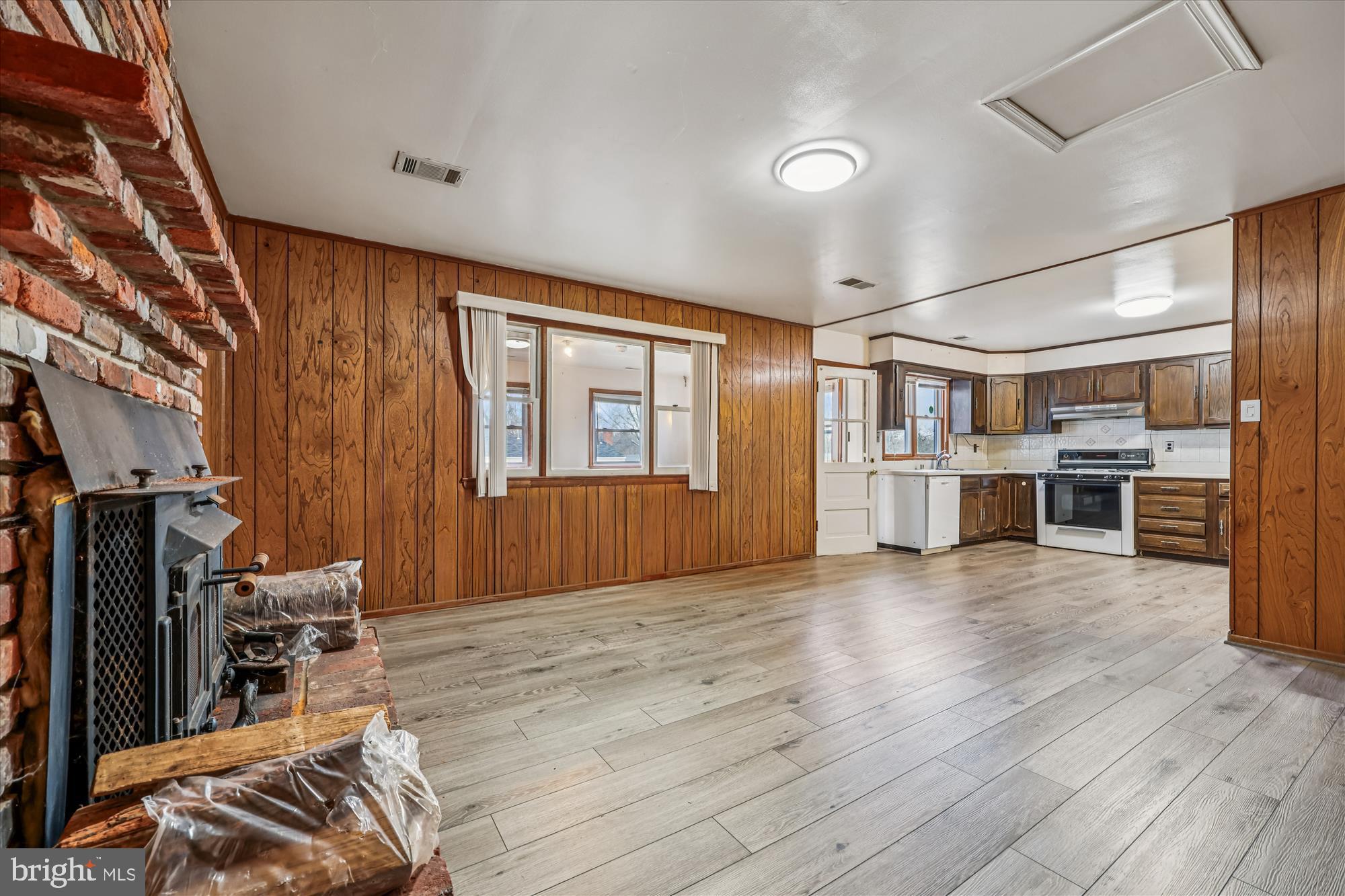 4717 Topping Road Rockville, MD 20852 - Photo 17 of 57 Family Room