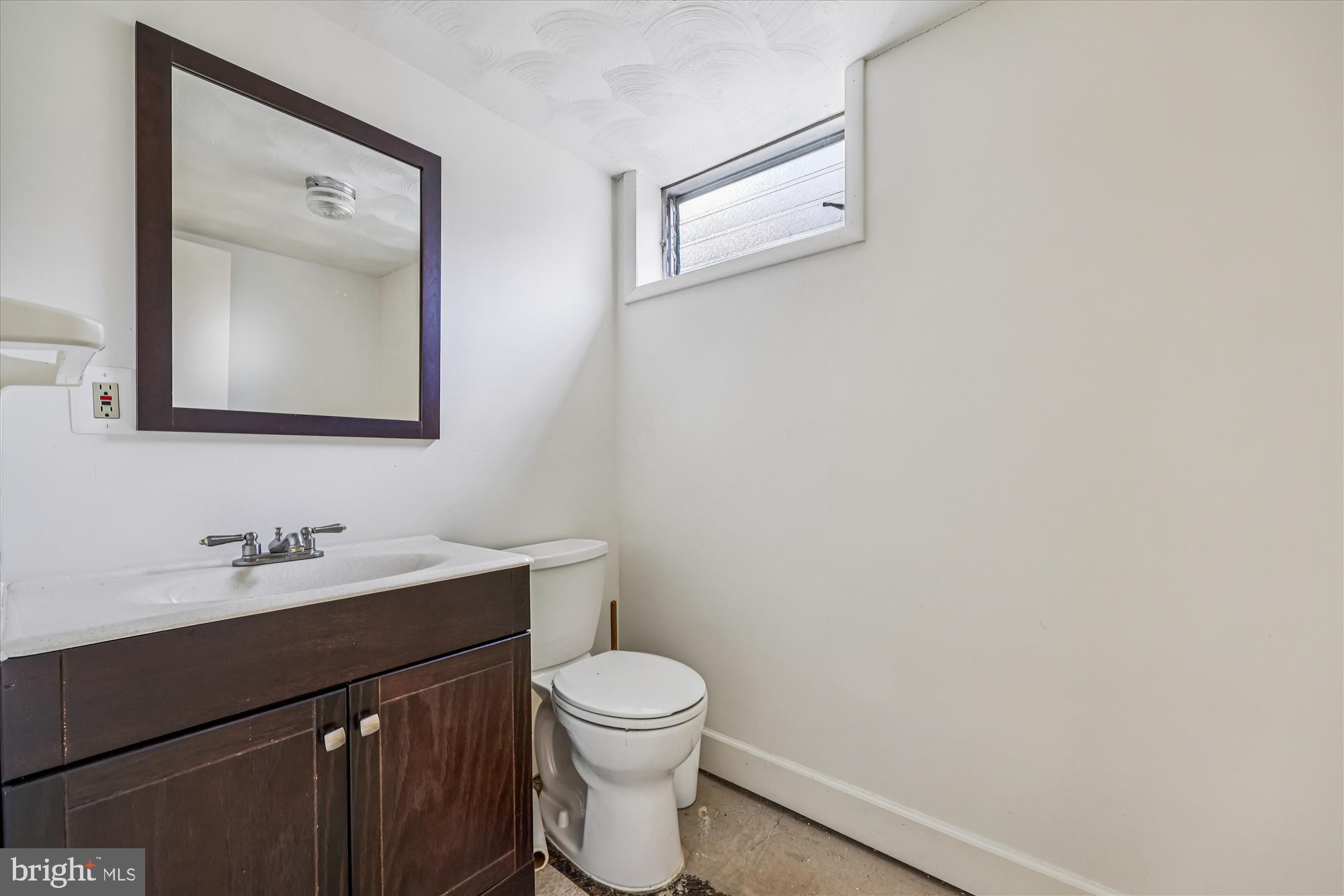 4717 Topping Road Rockville, MD 20852 - Photo 25 of 57 Powder Room - Lower Level