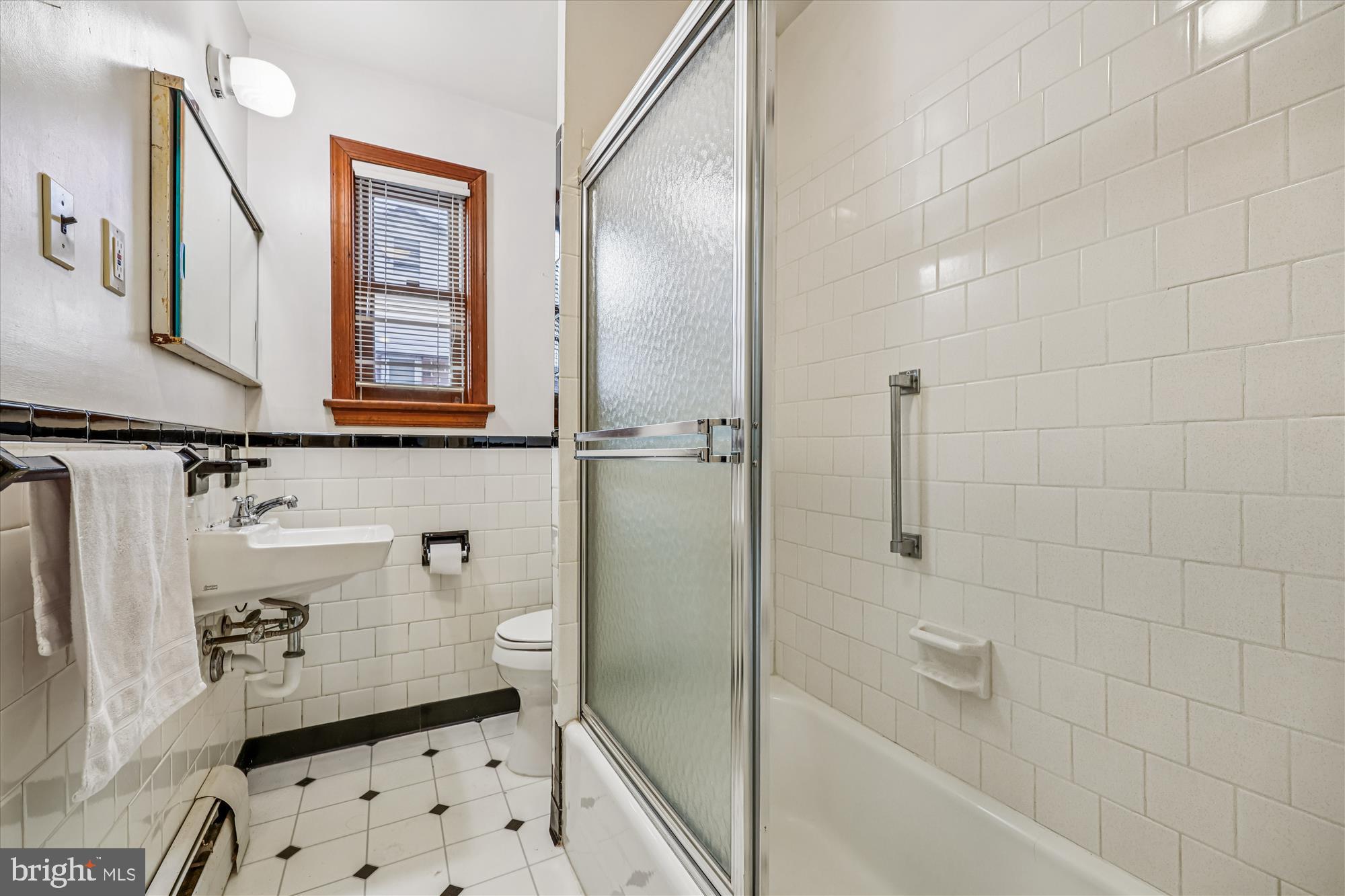 4717 Topping Road Rockville, MD 20852 - Photo 9 of 57 Bathroom