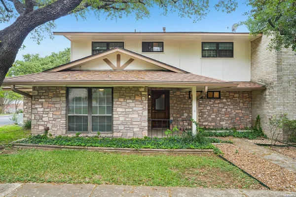 $2,400 | 6106 Vance Jackson Road, Unit 42, San Antonio, TX 78230