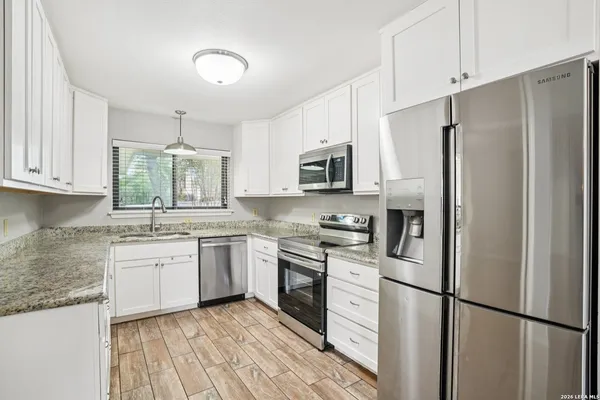 $2,400 | 6106 Vance Jackson Road, Unit 42, San Antonio, TX 78230