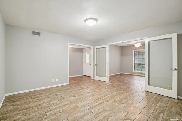 $2,400 | 6106 Vance Jackson Road, Unit 42, San Antonio, TX 78230