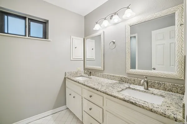 $2,400 | 6106 Vance Jackson Road, Unit 42, San Antonio, TX 78230