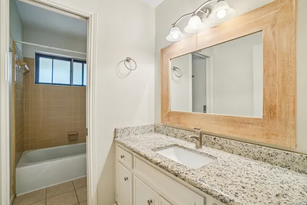 $2,400 | 6106 Vance Jackson Road, Unit 42, San Antonio, TX 78230