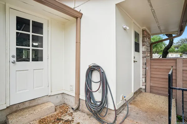 $2,400 | 6106 Vance Jackson Road, Unit 42, San Antonio, TX 78230