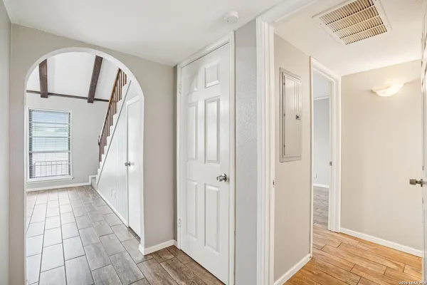 $2,400 | 6106 Vance Jackson Road, Unit 42, San Antonio, TX 78230