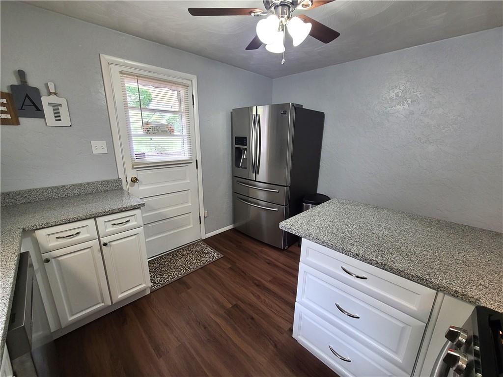 2399 Foster Road White Oak, PA 15131 - Photo 7 of 25 Gallery Image 7