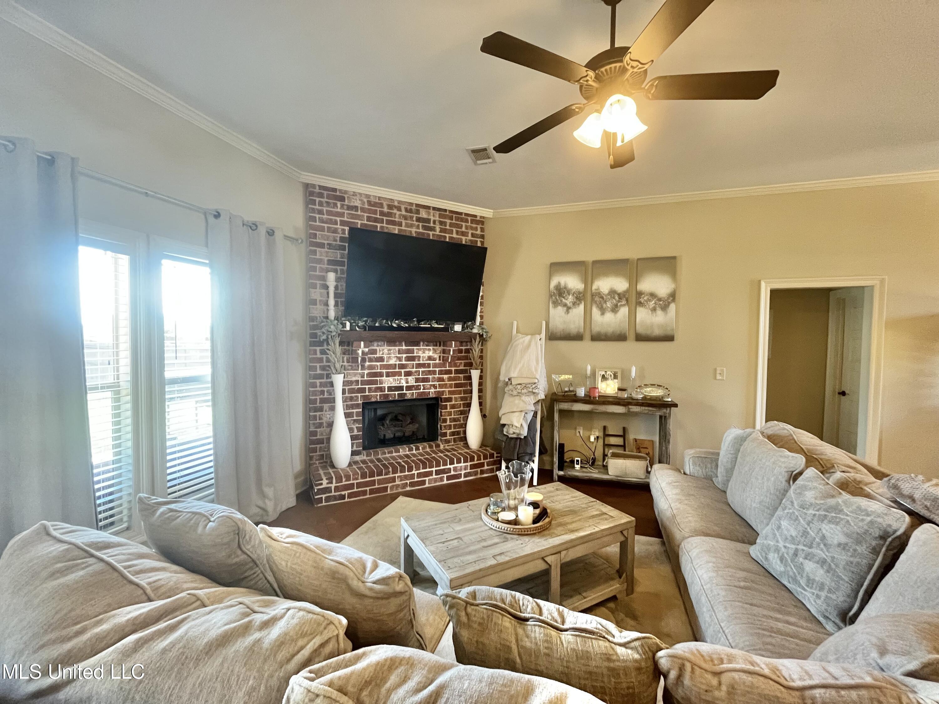 112 Fairwind Way Madison, MS 39110 - Photo 4 of 19 IMG_2280