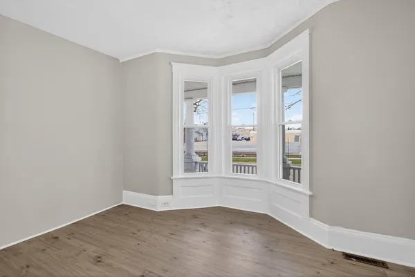 $119,900 | 200 South Elm Avenue, Jackson, MI 49203