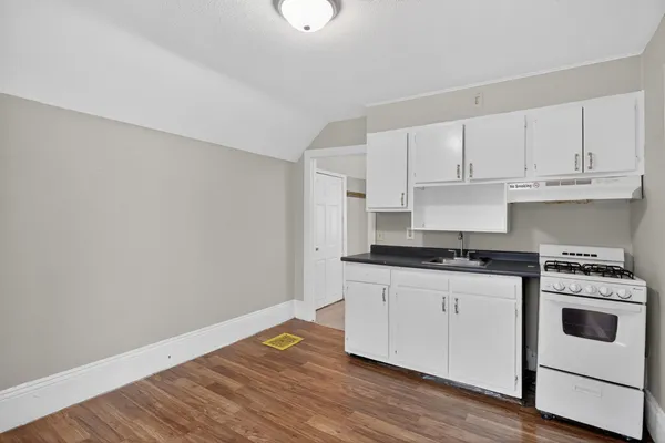 $119,900 | 200 South Elm Avenue, Jackson, MI 49203