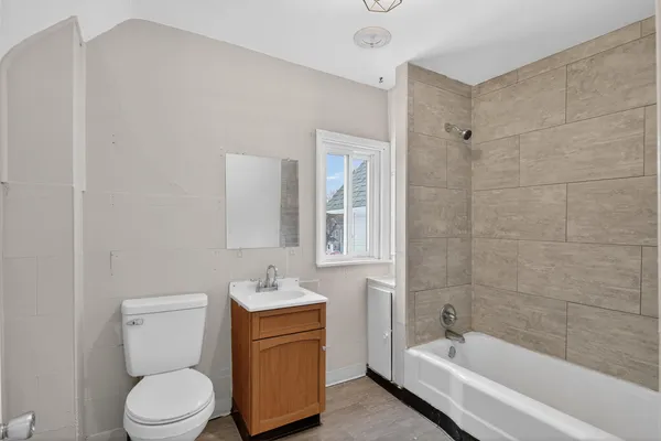 $119,900 | 200 South Elm Avenue, Jackson, MI 49203