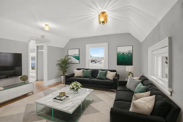 $119,900 | 200 South Elm Avenue, Jackson, MI 49203