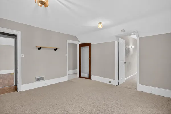 $119,900 | 200 South Elm Avenue, Jackson, MI 49203