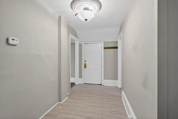 $119,900 | 200 South Elm Avenue, Jackson, MI 49203