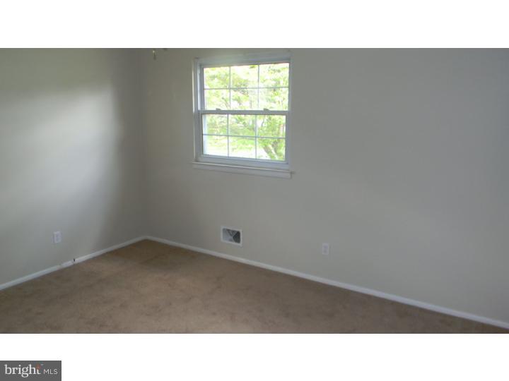 41 Elmont Road Hamilton, NJ 08610 - Photo 9 of 10 Bedroom