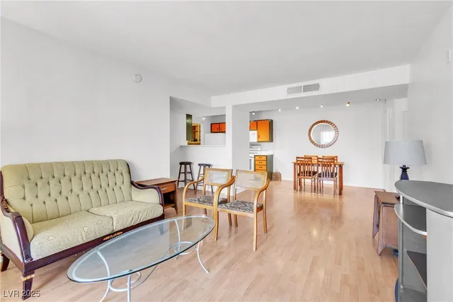 $1,275 | 7885 West Flamingo Road, Unit 1059, Las Vegas, NV 89147