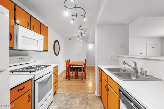$1,275 | 7885 West Flamingo Road, Unit 1059, Las Vegas, NV 89147
