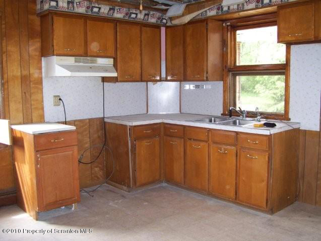 522 Main Street Dupont, PA 18641 - Photo 4 of 10 Gallery Image 4