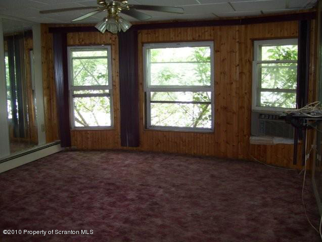 522 Main Street Dupont, PA 18641 - Photo 8 of 10 Gallery Image 8