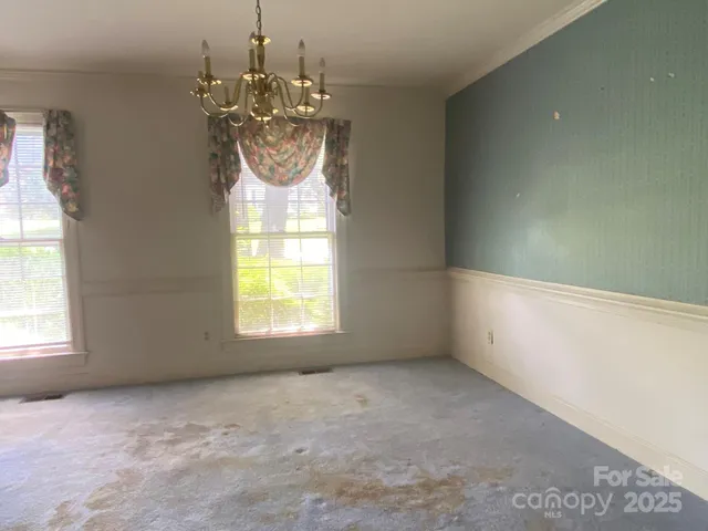 a view of empty room with window