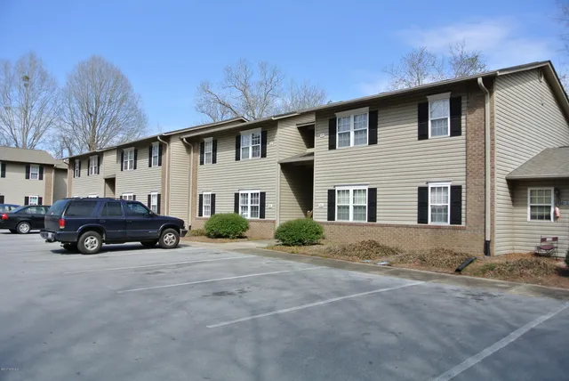 $800 | 3502 Wind Hill Court, Unit 107, New Bern, NC 28560