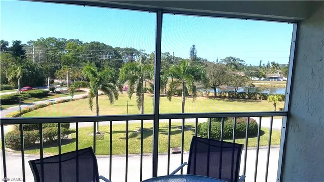 $2,000 | 1075 Foxfire Lane, Unit 309, Naples, FL 34104