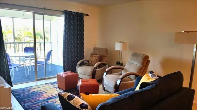 $2,000 | 1075 Foxfire Lane, Unit 309, Naples, FL 34104