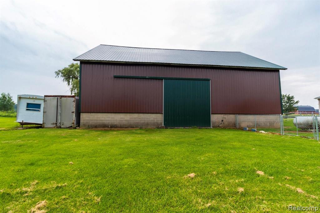 4950 Cade Road Capac, MI 48014 - Photo 5 of 27