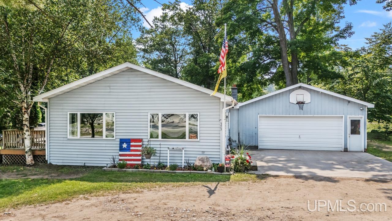 5373 18th Road Escanaba, MI 49829 - Photo 2 of 21