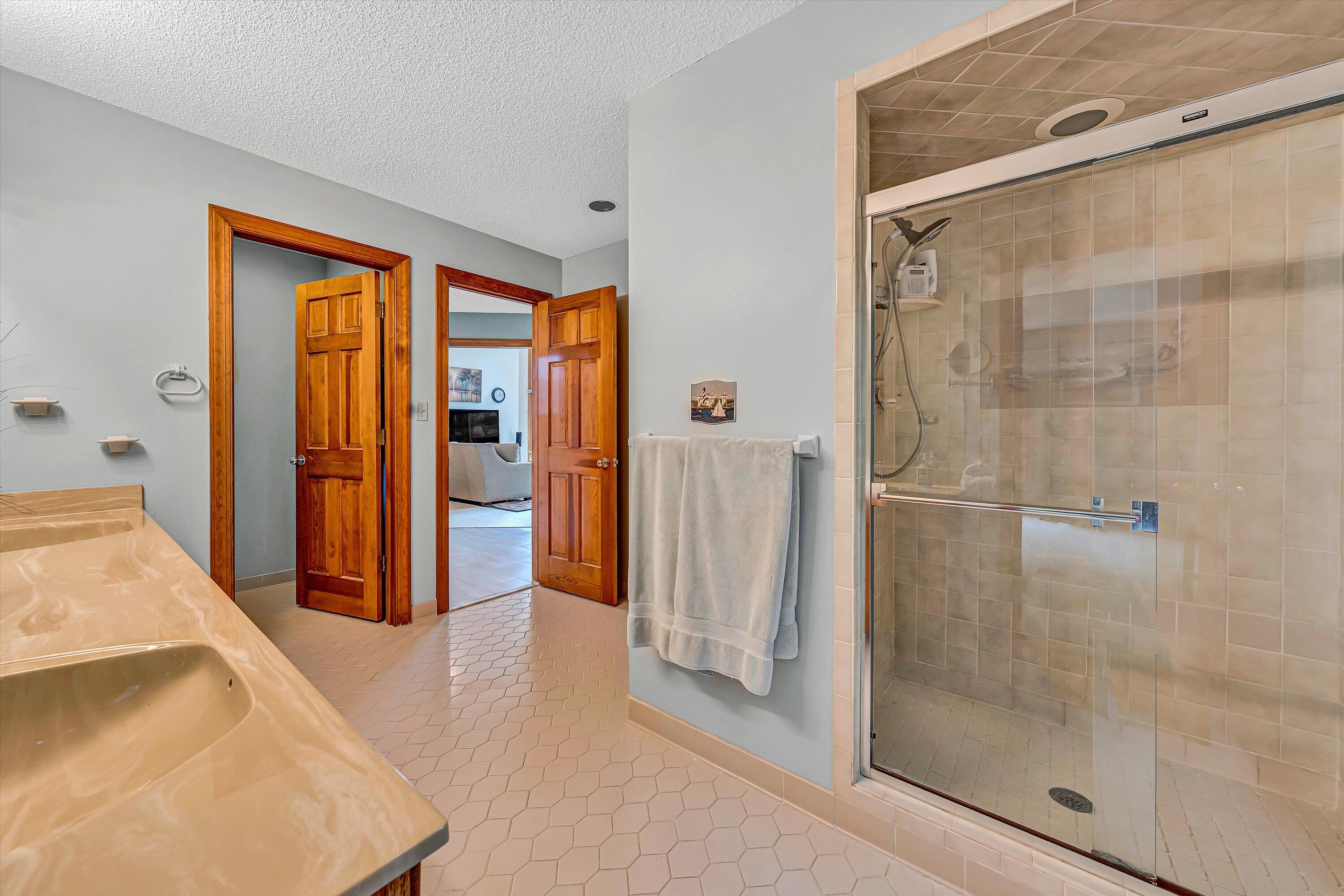 217 Anthony Home Road Huddleston, VA 24104 - Photo 27 of 68 a view of a bathroom with a tub