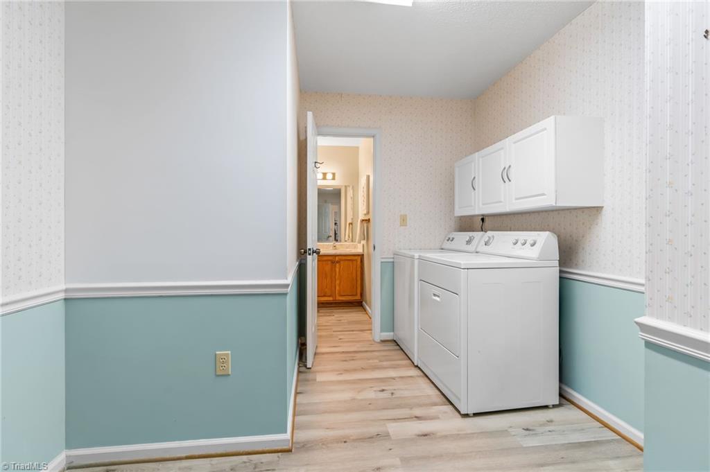 9 Pilot Circle Greensboro, NC 27407 - Photo 21 of 50 Dining Room off kitchen Boasts a large Bay window!