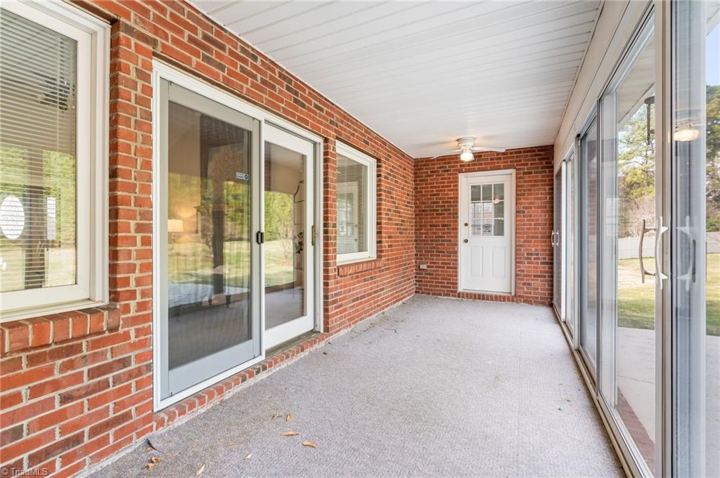 9 Pilot Circle Greensboro, NC 27407 - Photo 37 of 50 Full Bath between guest bedrooms