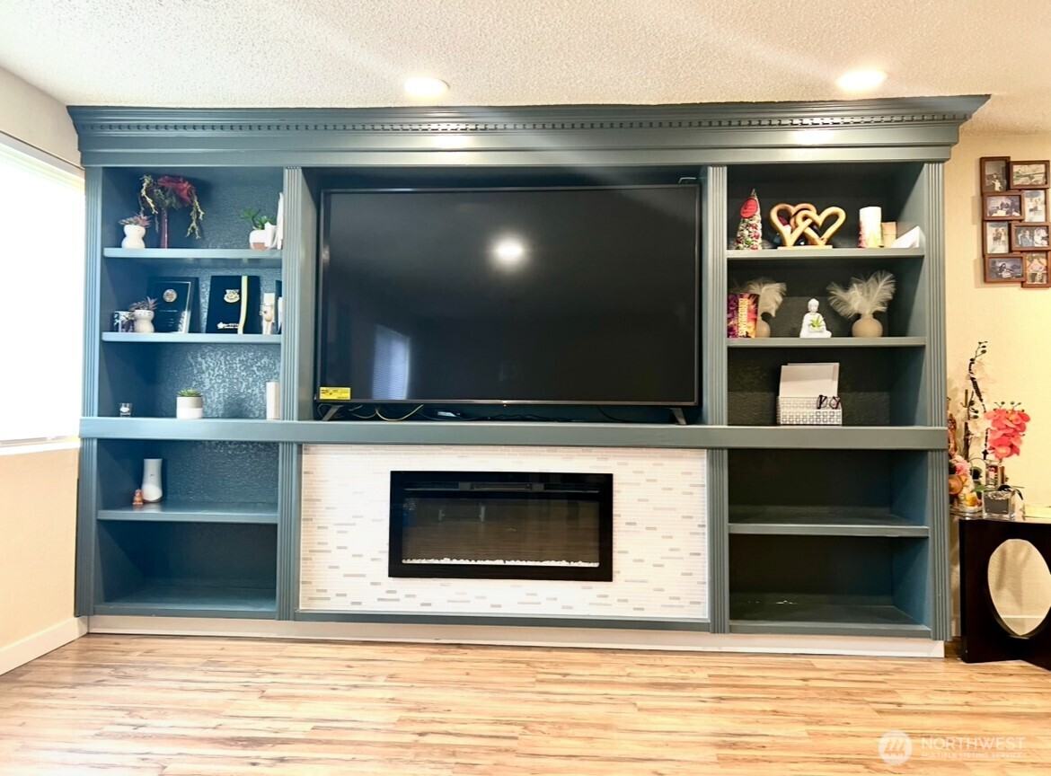 7523 Upper Ridge Road Everett, WA 98203 - Photo 2 of 34 Gallery Image 2