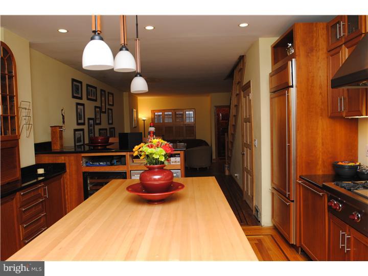2033 Rittenhouse Square Philadelphia, PA 19103 - Photo 5 of 23 Kitchen