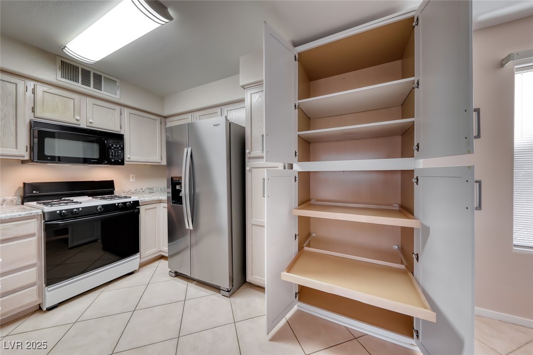 3425 East Russell Road, Unit 147 Las Vegas, NV 89120 - Photo 17 of 33