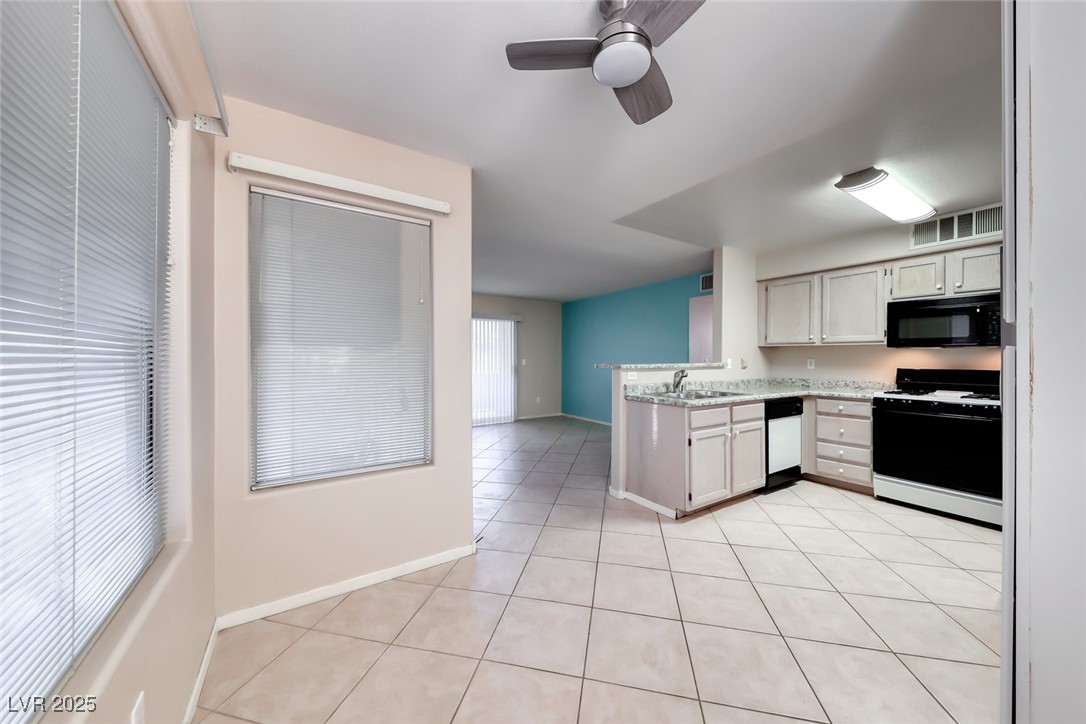 3425 East Russell Road, Unit 147 Las Vegas, NV 89120 - Photo 10 of 33 Eat in kitchen area