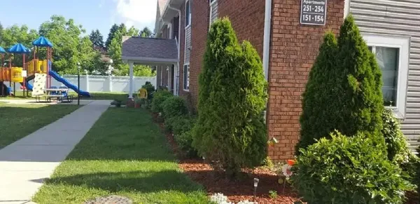 $570 | 975 Monroe Street, Bellevue, OH 44811