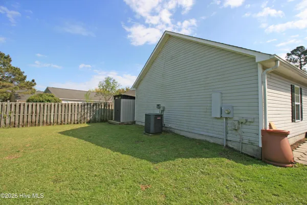 $1,900 | 4241 Sunglow Drive, Wilmington, NC 28405