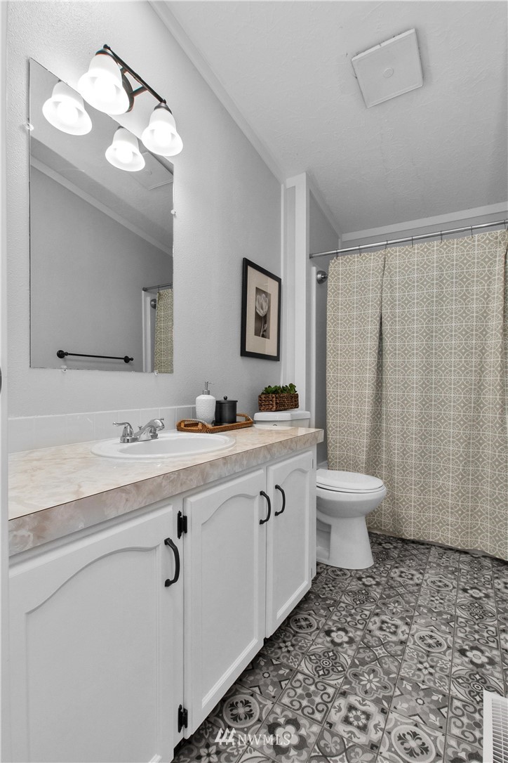 18344 Elaine Court Southwest Rochester, WA 98579 - Photo 17 of 20 Gallery Image 17