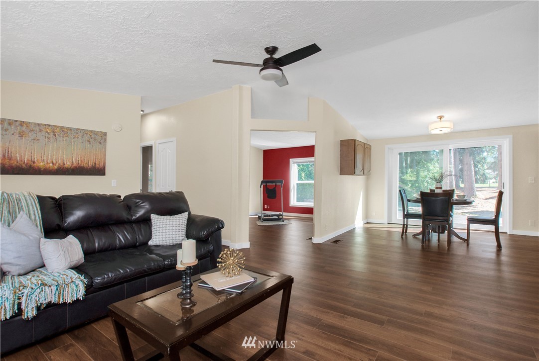 18344 Elaine Court Southwest Rochester, WA 98579 - Photo 4 of 20 Gallery Image 4
